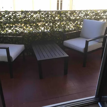 Trendy With 2 Bedrooms,2 Full Bathrooms,500m From The Centre, Private Secure Parking Appartement Cannes