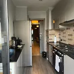 Trendy With 2 Bedrooms,2 Full Bathrooms,500m From The Centre, Private Secure Parking