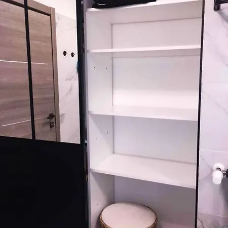 Trendy With 2 Bedrooms,2 Full Bathrooms Each With Shower,toilet,sink, 500m From The Centre, Private Secure Parking Apartman Cannes