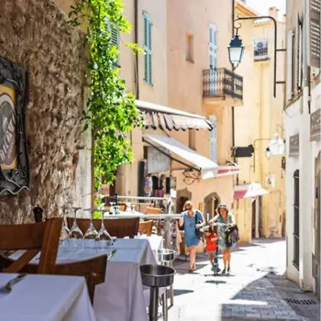 Apartman Trendy With 2 Bedrooms,2 Full Bathrooms Each With Shower,toilet,sink, 500m From The Centre, Private Secure Parking Cannes