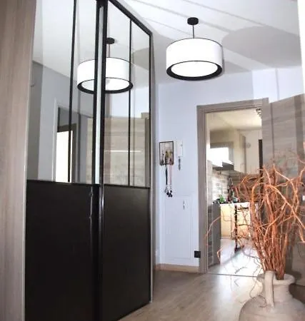 Trendy With 2 Bedrooms,2 Full Bathrooms,500m From The Centre, Private Secure Parking Appartamento Cannes