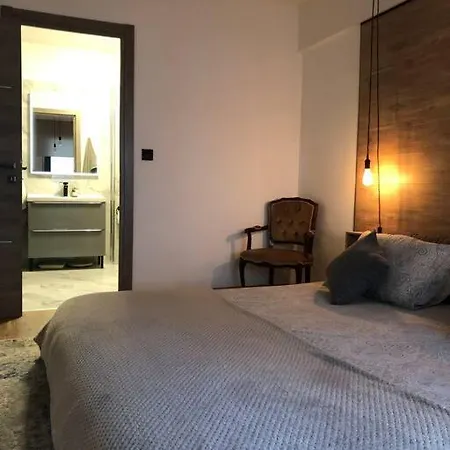 Апартаменты Trendy With 2 Bedrooms,2 Full Bathrooms Each With Shower,toilet,sink, 500m From The Centre, Private Secure Parking