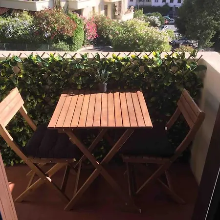 Trendy With 2 Bedrooms,2 Full Bathrooms Each With Shower,toilet,sink, 500m From The Centre, Private Secure Parking *